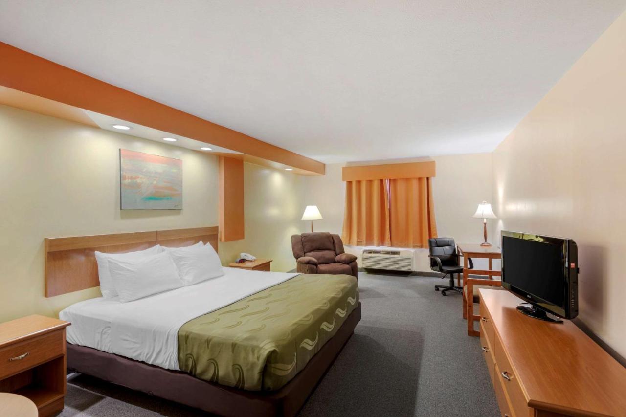 Quality Inn Hamilton Exteriör bild