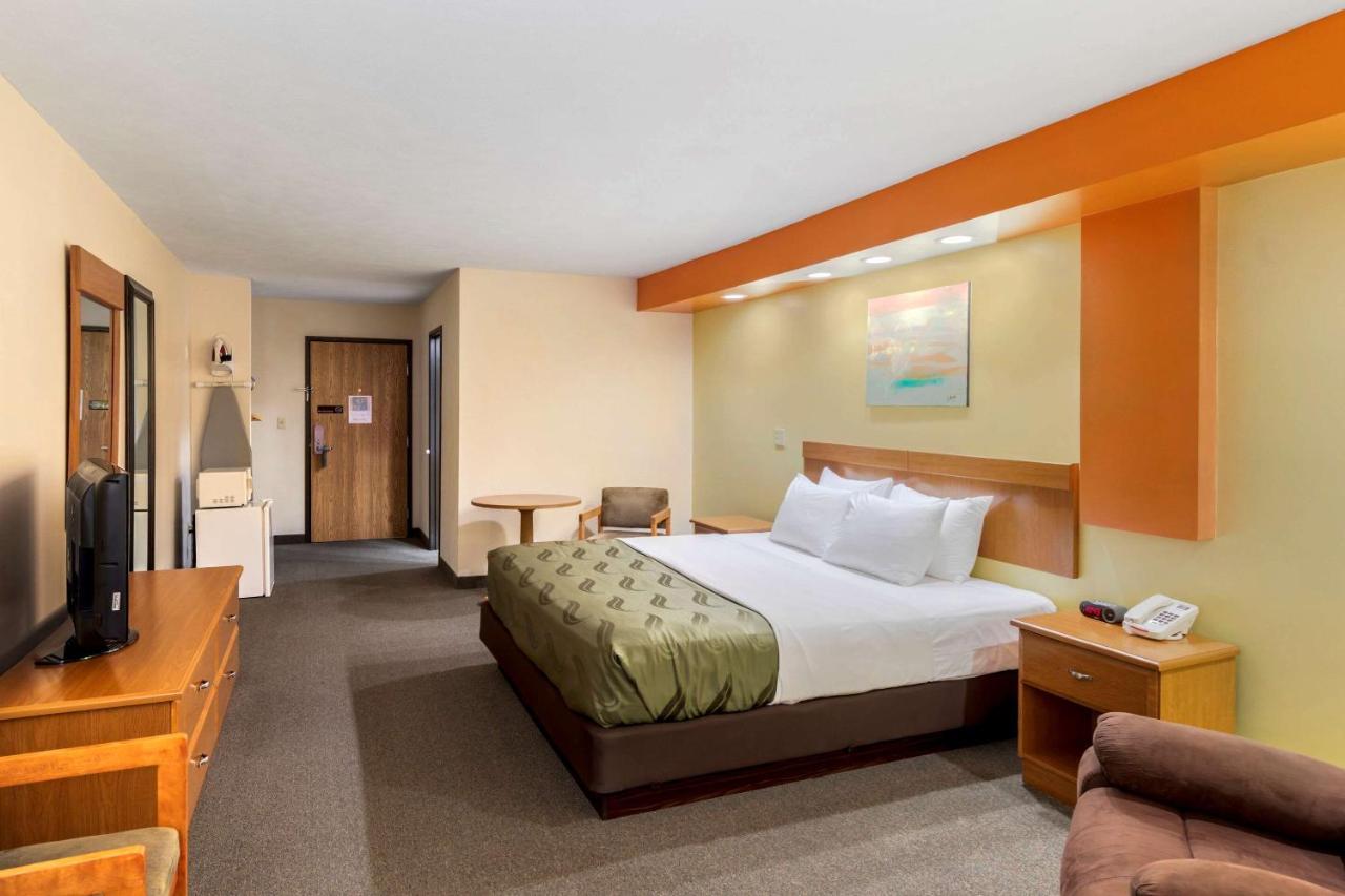 Quality Inn Hamilton Exteriör bild