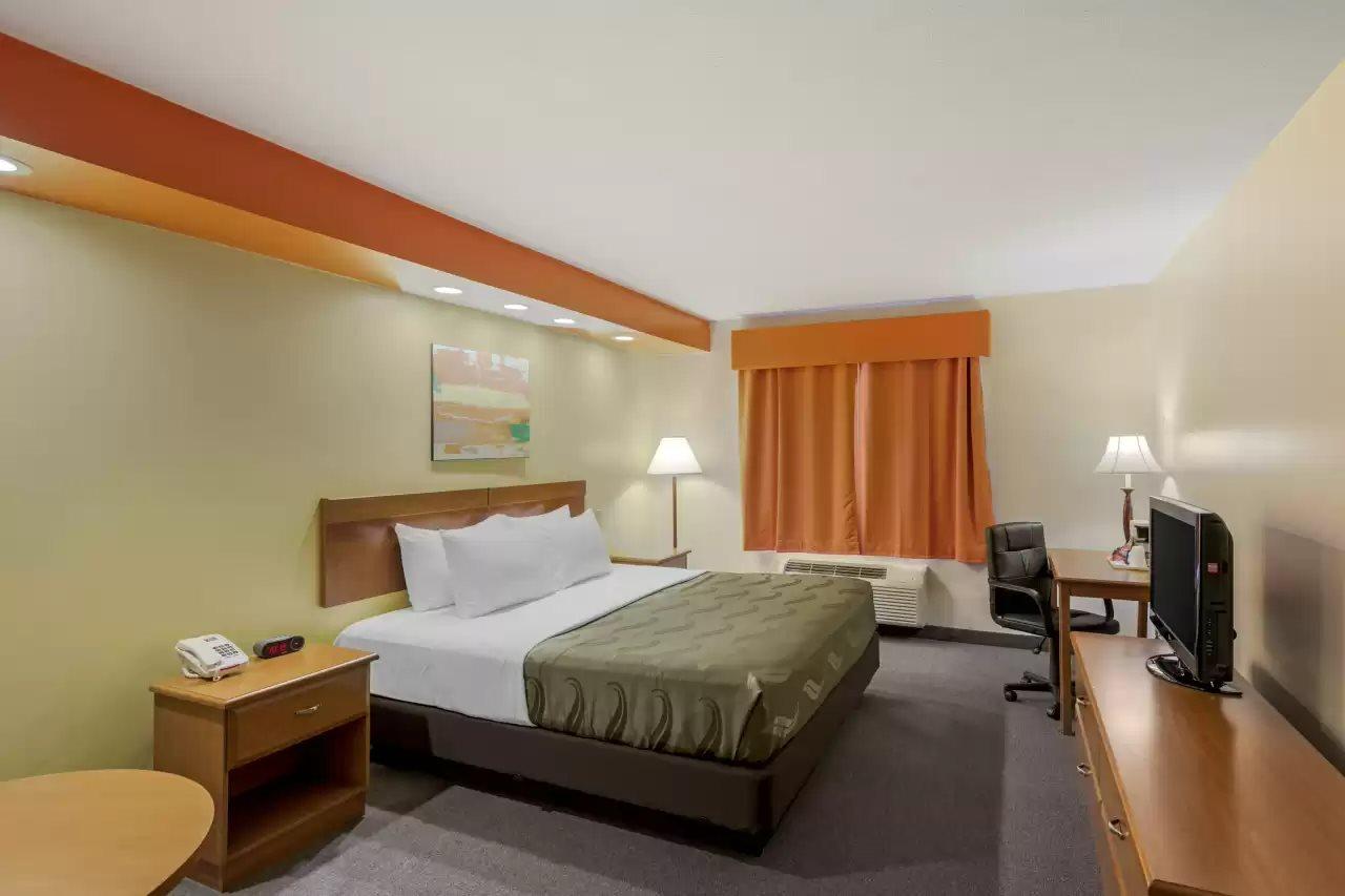 Quality Inn Hamilton Exteriör bild